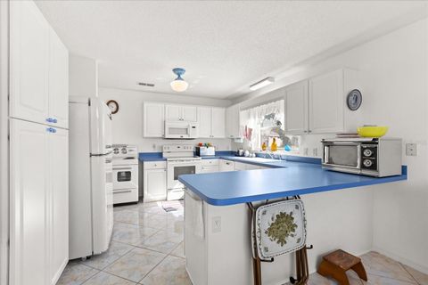 Tiny photo for 1301 Fontana Court, The Villages, FL 32159 (MLS # G5108697)