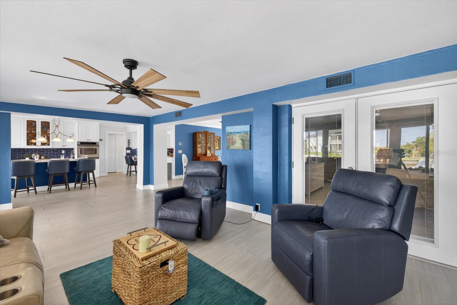 FLOR A MAR - Residential