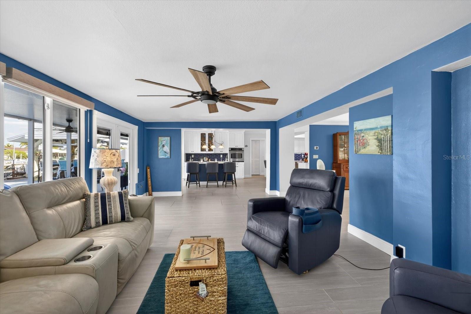 FLOR A MAR - Residential