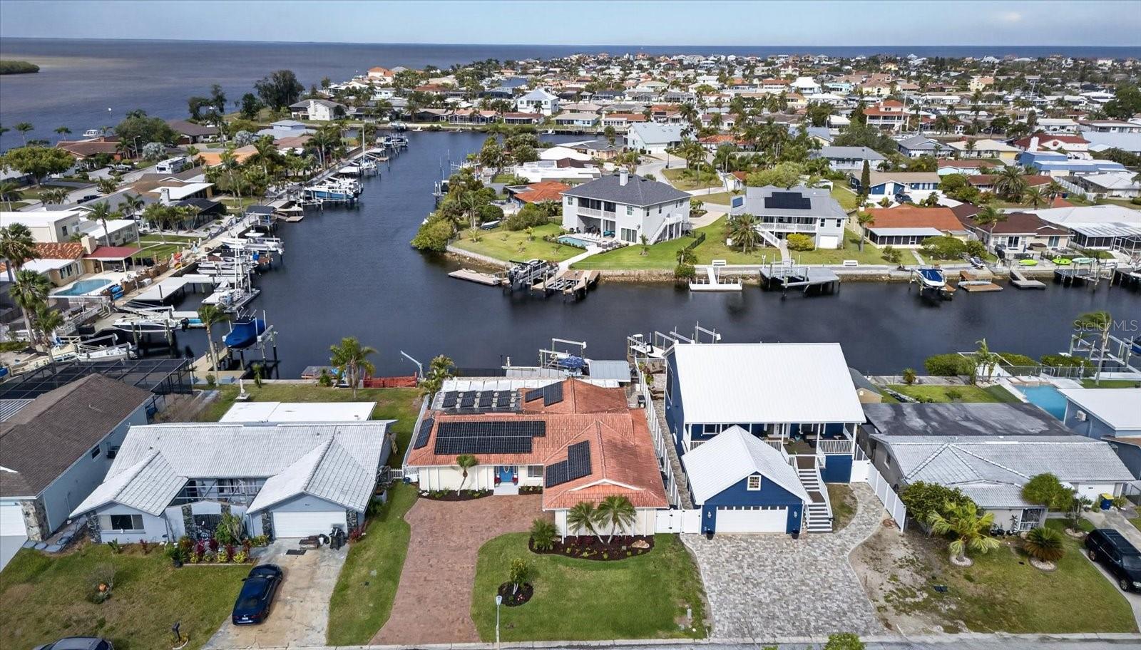 FLOR A MAR - Residential