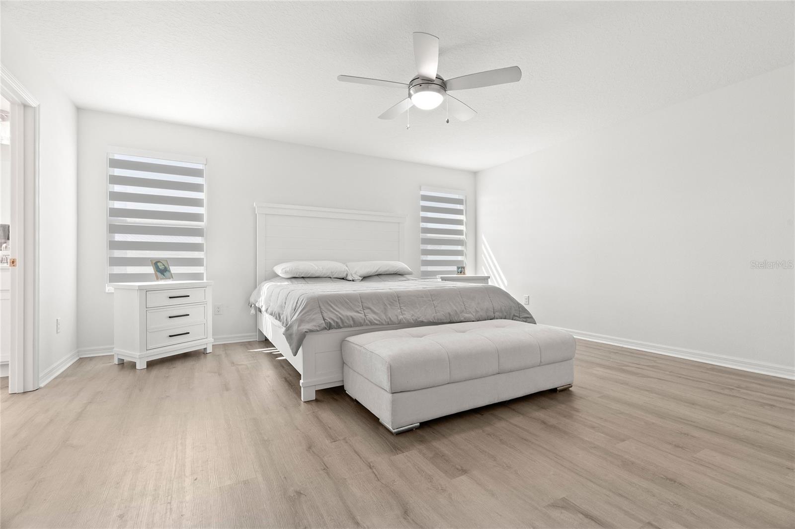 SAWGRASS LAKES PH I-III - Residential Lease