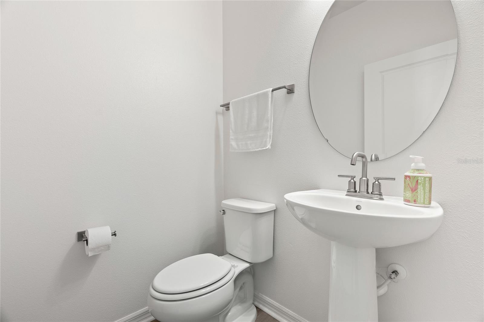 SAWGRASS LAKES PH I-III - Residential Lease