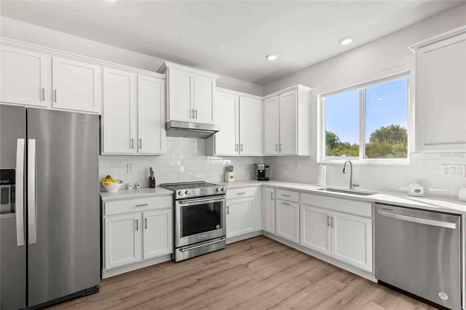 SAWGRASS LAKES PH I-III - Residential Lease