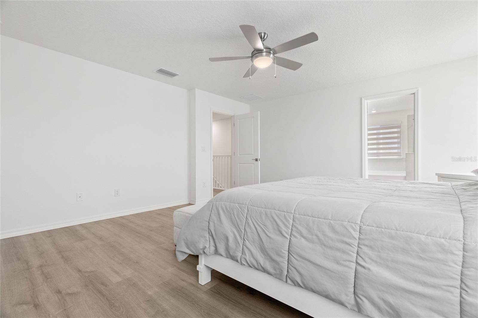 SAWGRASS LAKES PH I-III - Residential Lease