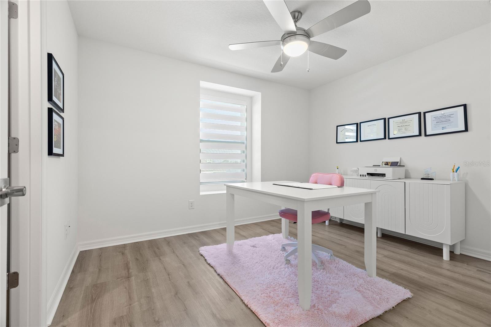 SAWGRASS LAKES PH I-III - Residential Lease