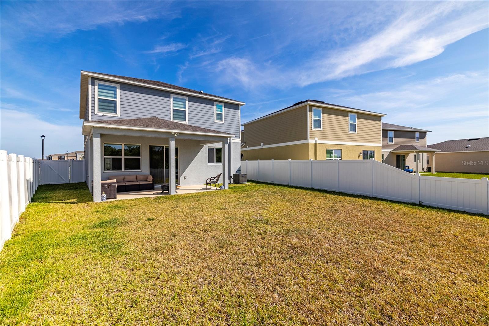 SAWGRASS LAKES PH I-III - Residential Lease