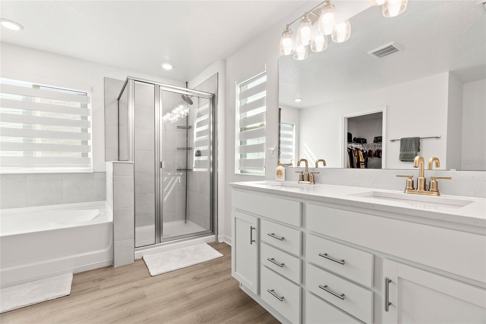 SAWGRASS LAKES PH I-III - Residential Lease