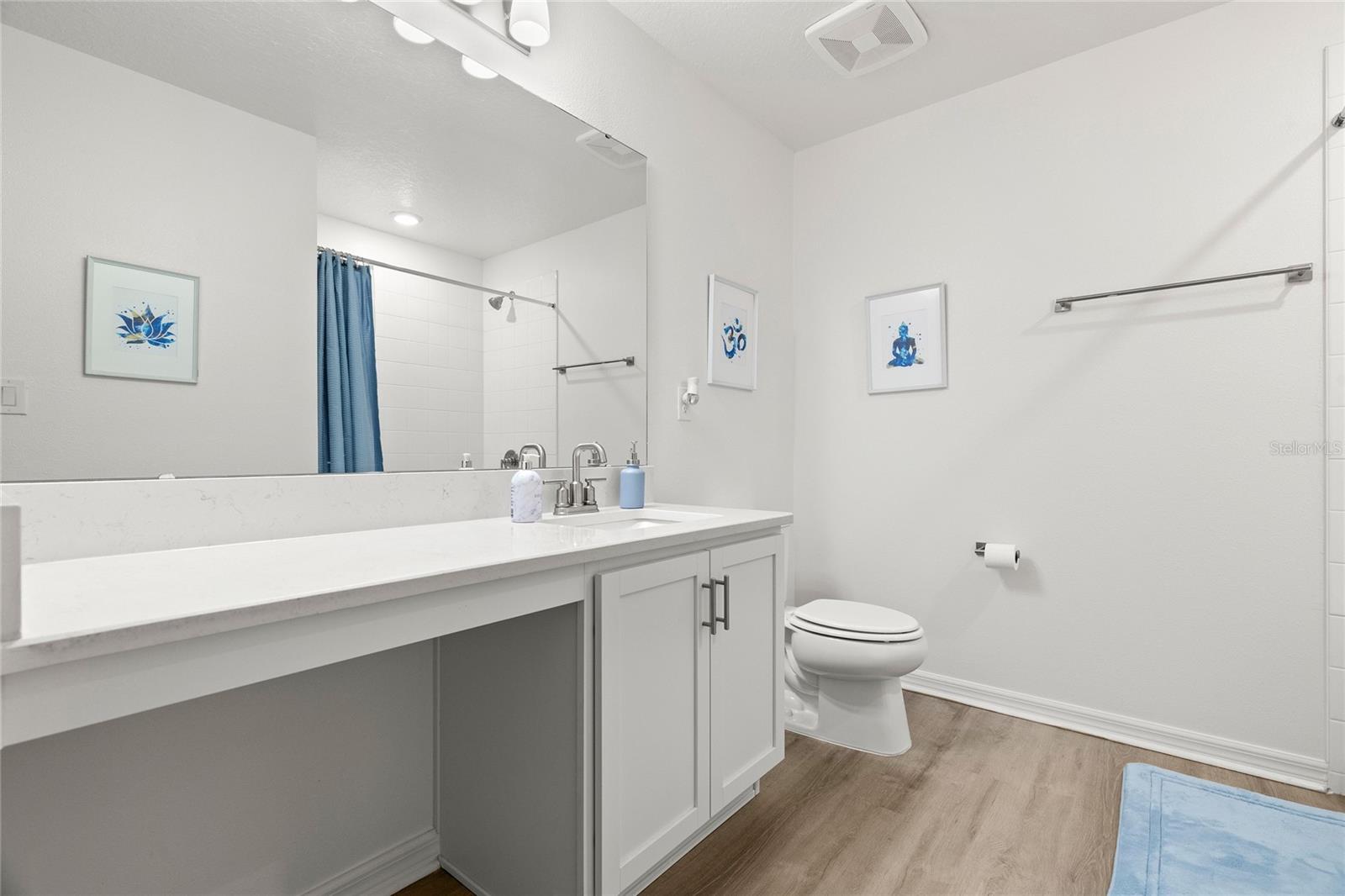 SAWGRASS LAKES PH I-III - Residential Lease