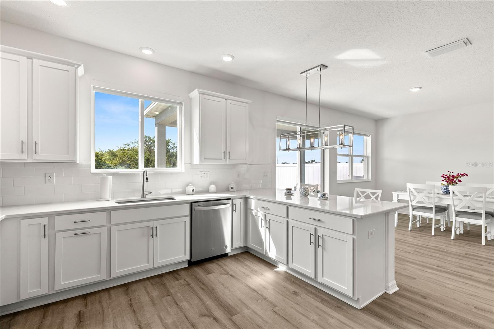 SAWGRASS LAKES PH I-III - Residential Lease