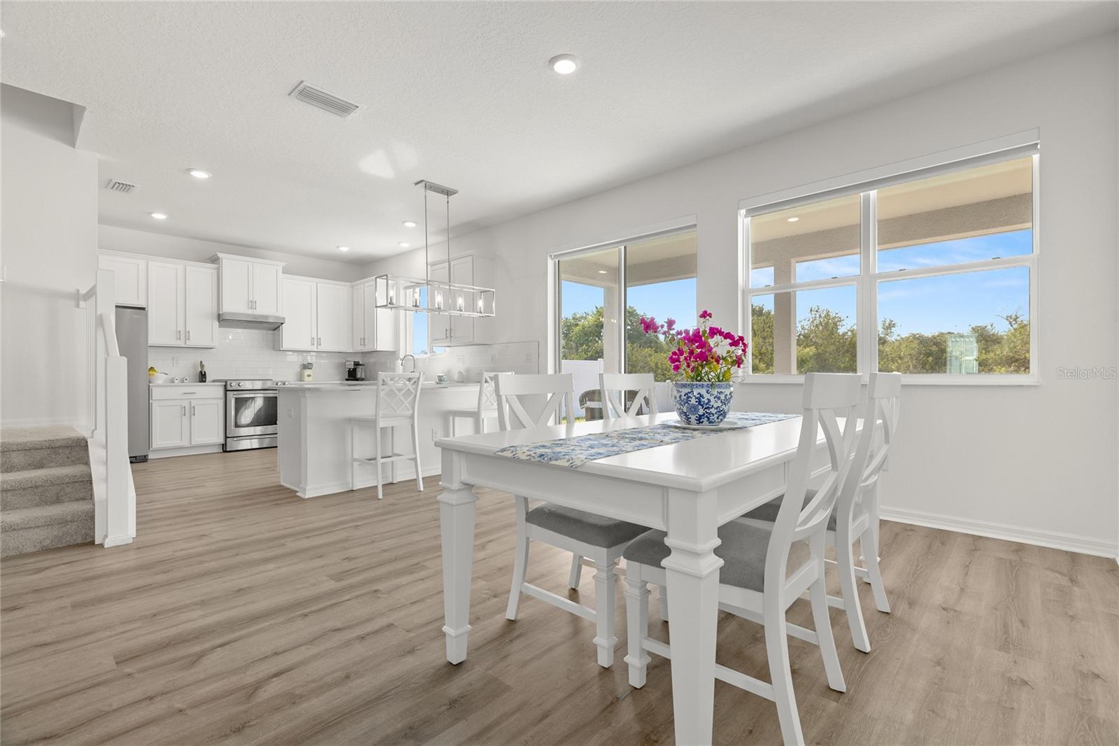 SAWGRASS LAKES PH I-III - Residential Lease