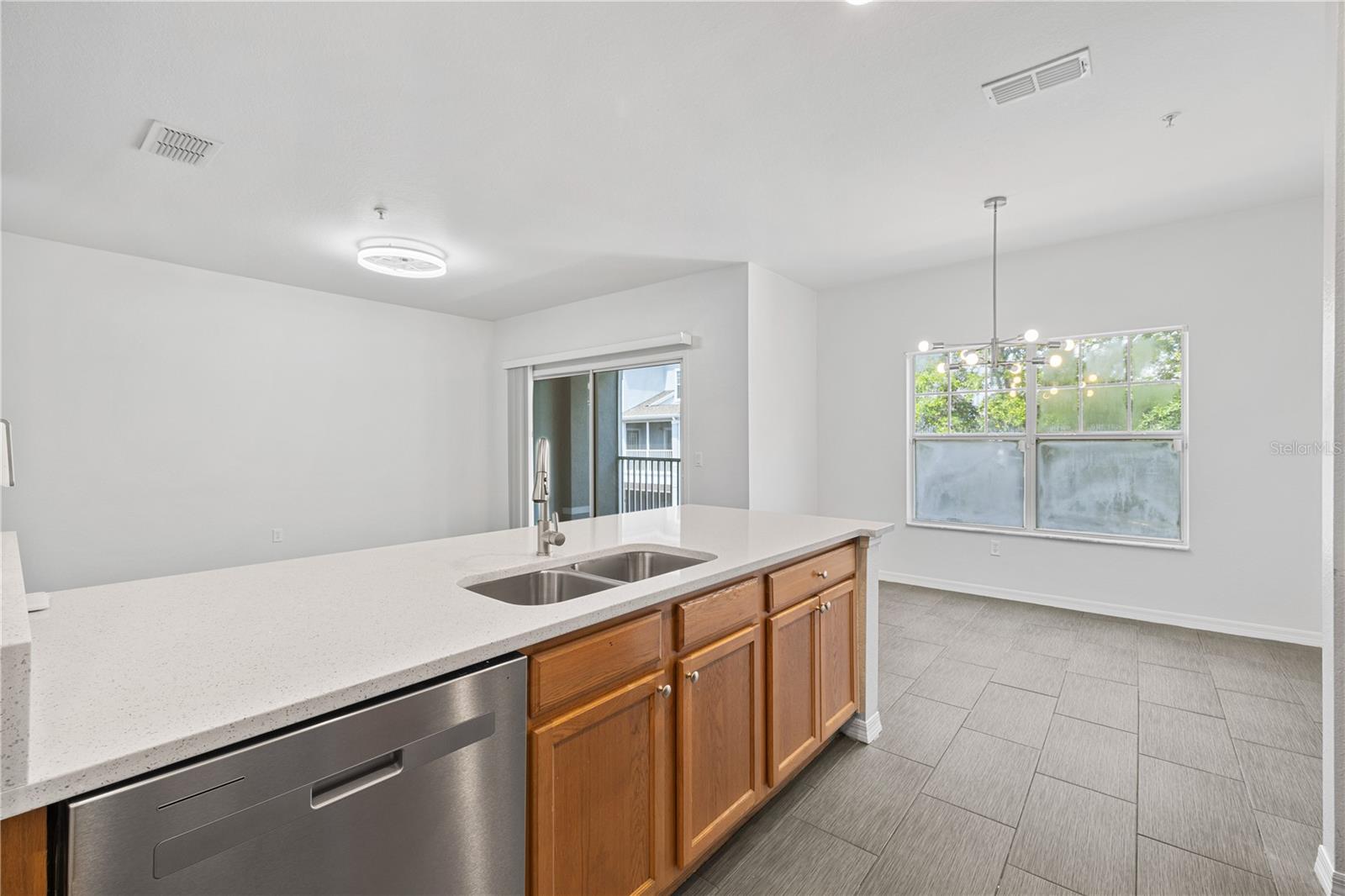 ESTATES/PK CENTRAL CONDO - Residential Lease