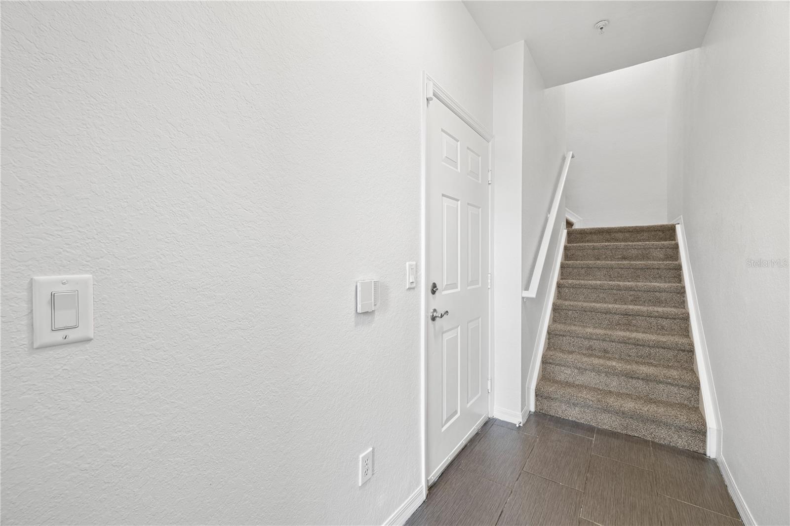 ESTATES/PK CENTRAL CONDO - Residential Lease