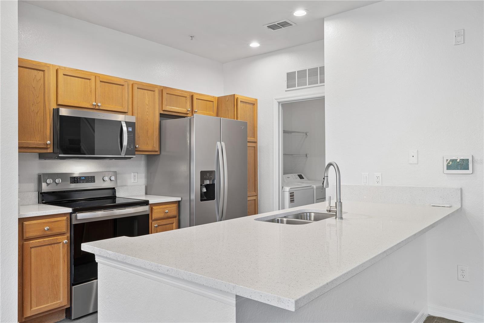 ESTATES/PK CENTRAL CONDO - Residential Lease