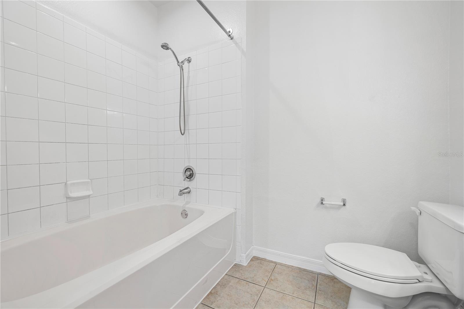 ESTATES/PK CENTRAL CONDO - Residential Lease