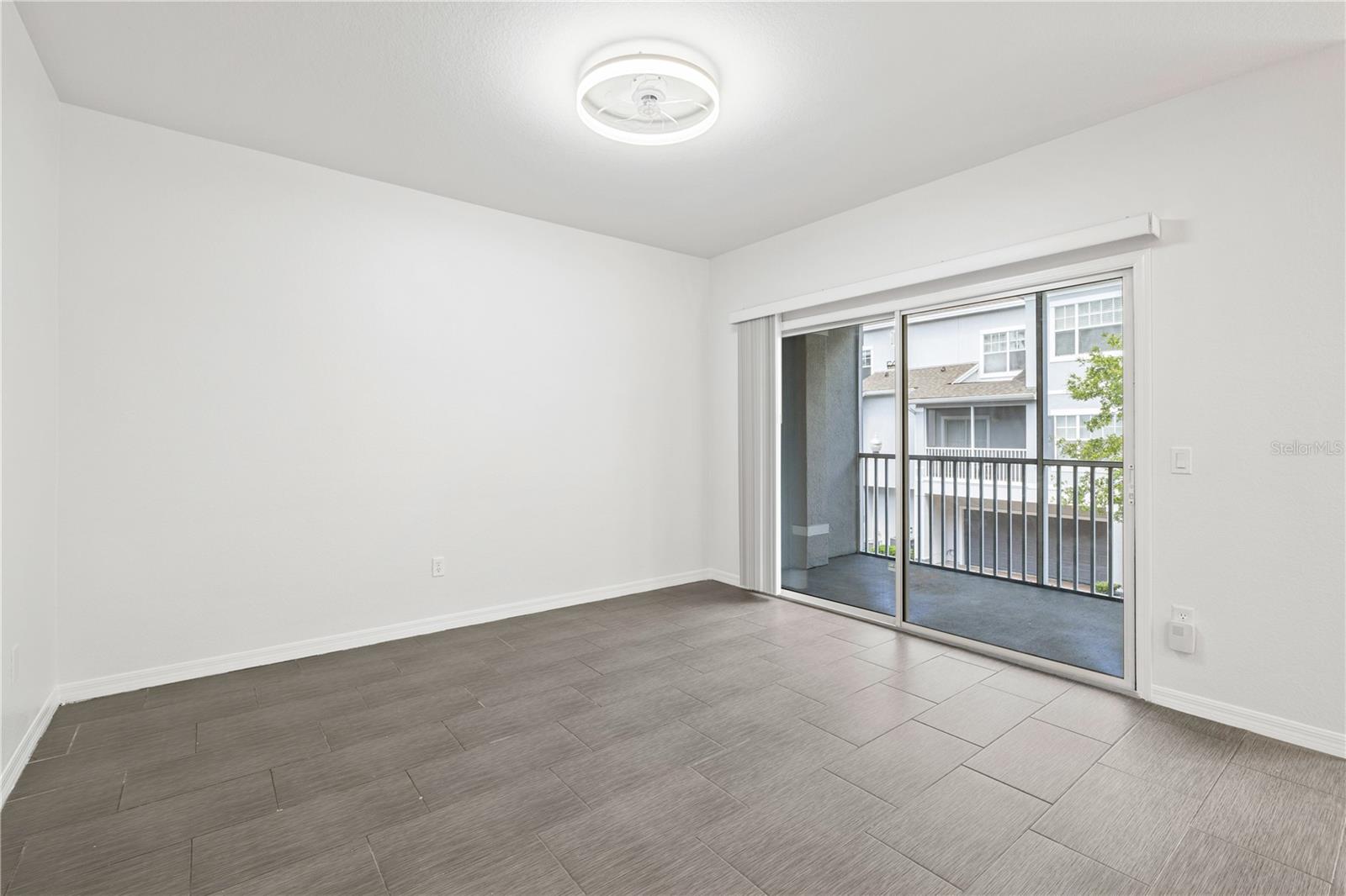 ESTATES/PK CENTRAL CONDO - Residential Lease