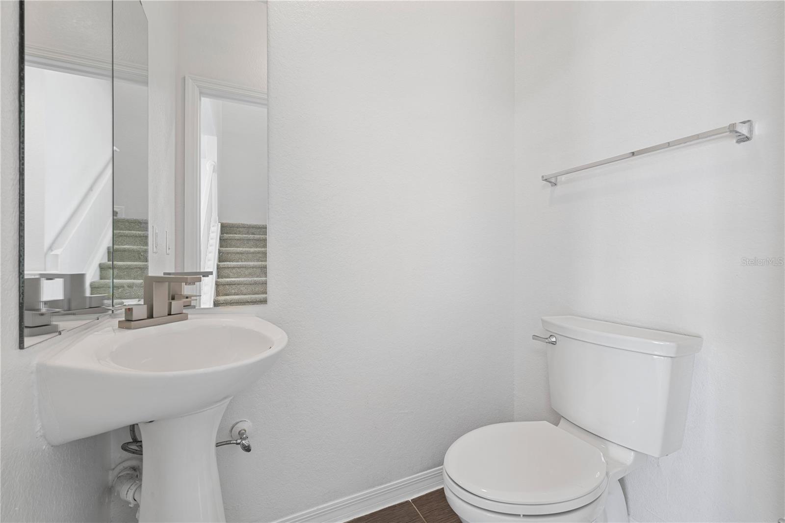 ESTATES/PK CENTRAL CONDO - Residential Lease