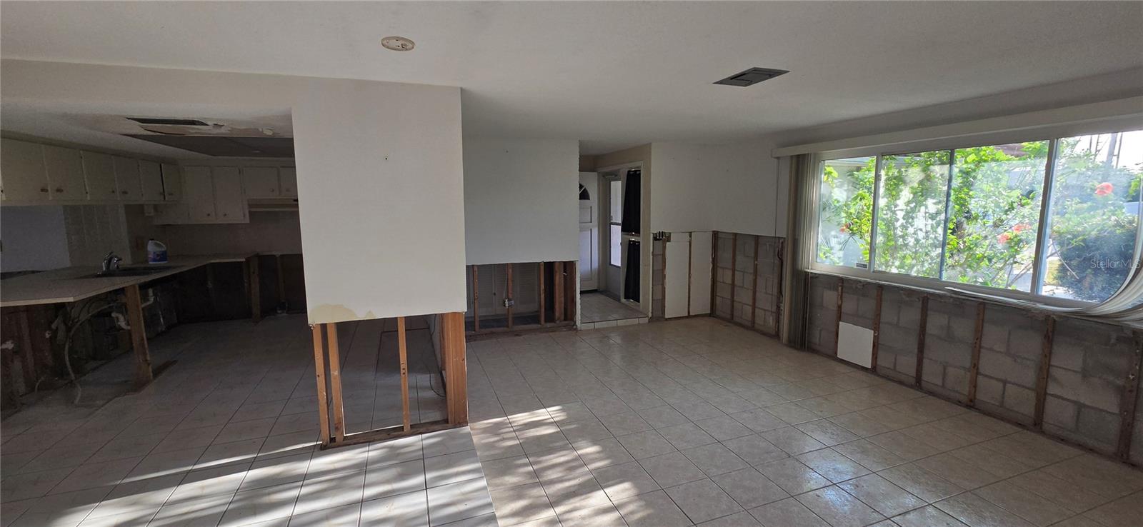 FLOR A MAR - Residential