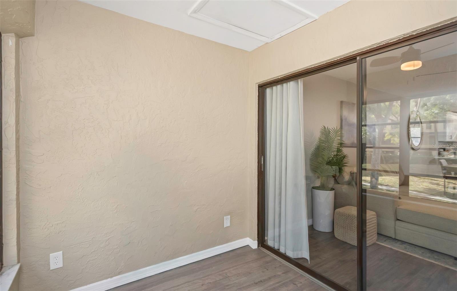 IMPERIAL OAKS CONDO - Residential