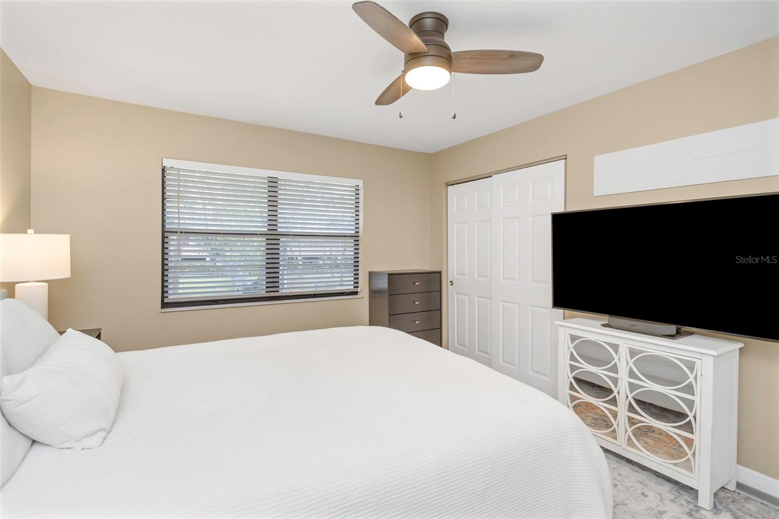 IMPERIAL OAKS CONDO - Residential