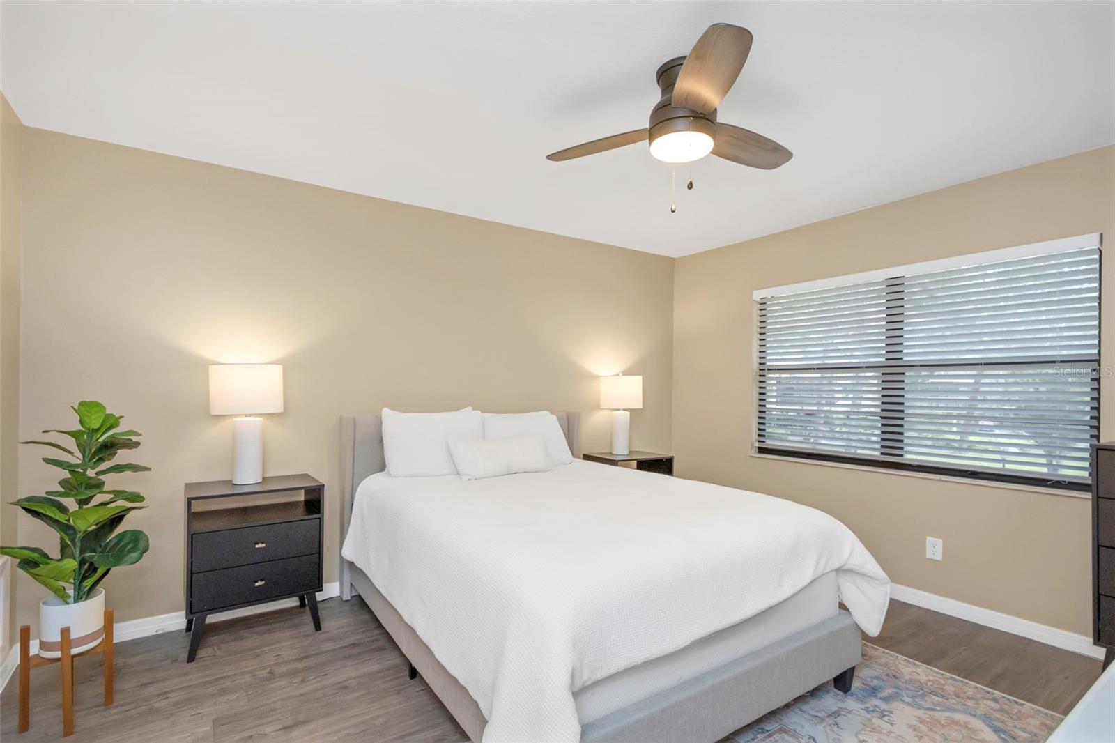 IMPERIAL OAKS CONDO - Residential