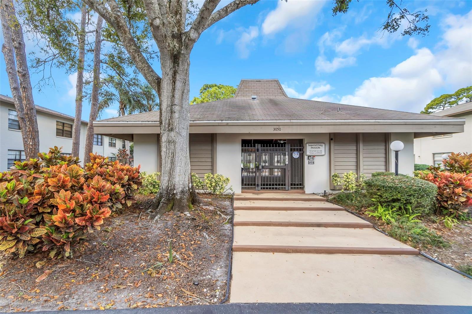 IMPERIAL OAKS CONDO - Residential