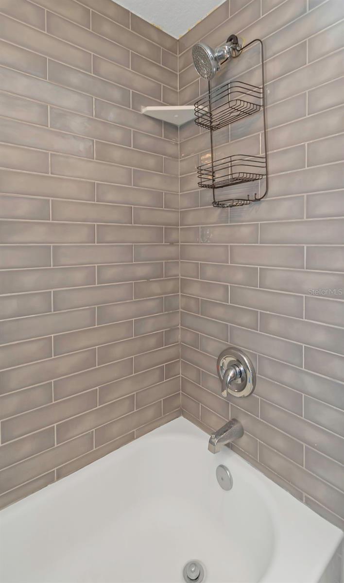 IMPERIAL OAKS CONDO - Residential