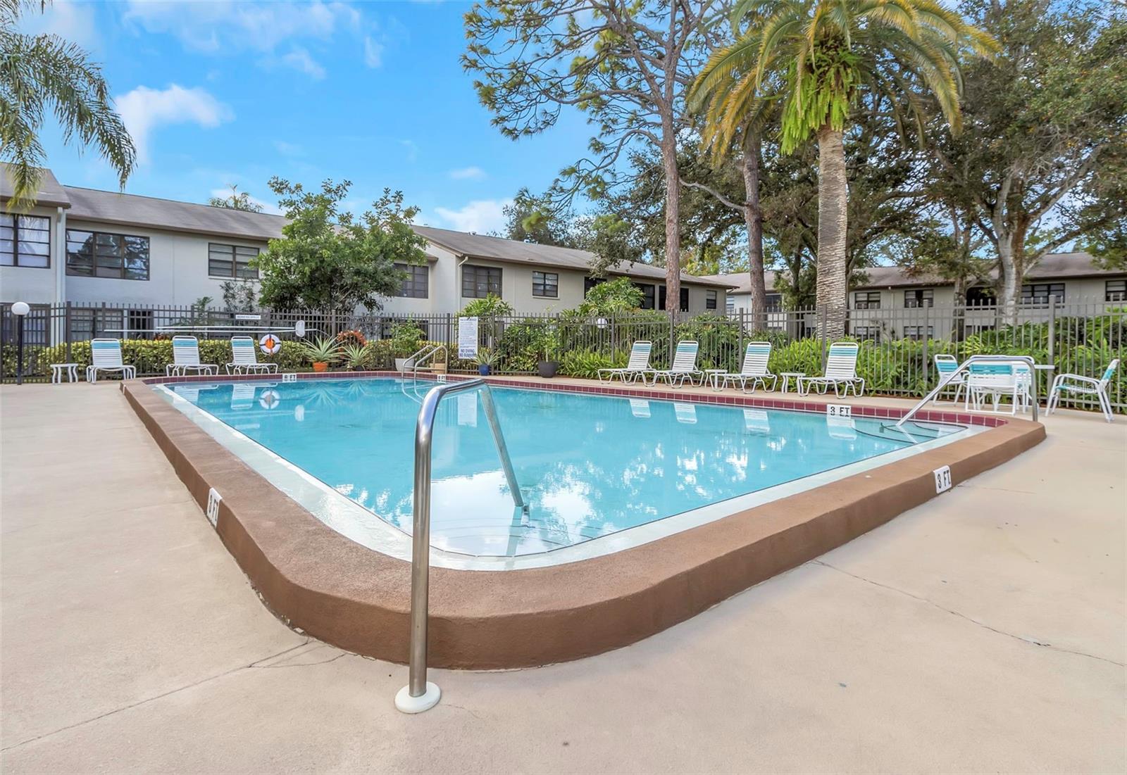 IMPERIAL OAKS CONDO - Residential