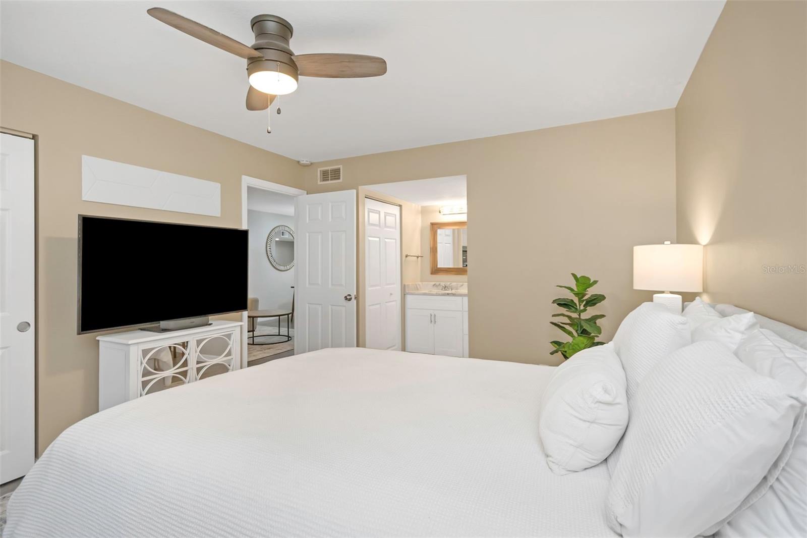 IMPERIAL OAKS CONDO - Residential