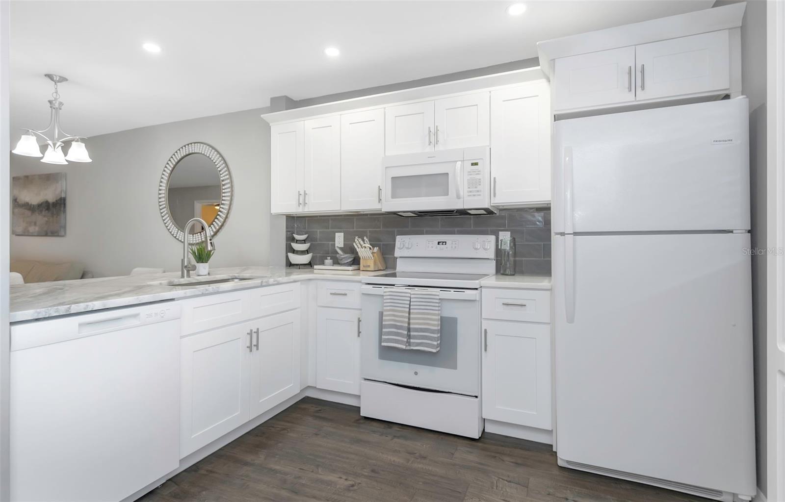 IMPERIAL OAKS CONDO - Residential