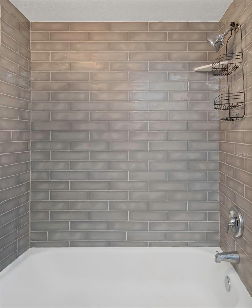 IMPERIAL OAKS CONDO - Residential