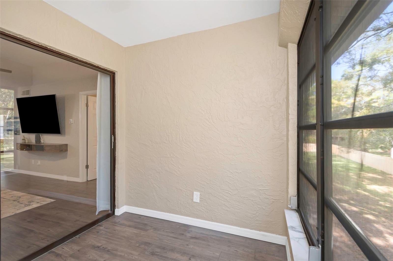 IMPERIAL OAKS CONDO - Residential