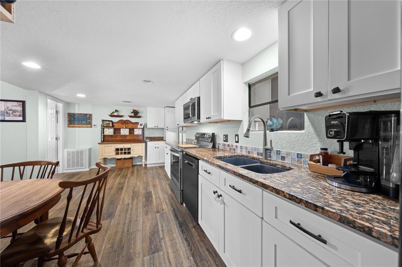 COUNTRYSIDE - Residential