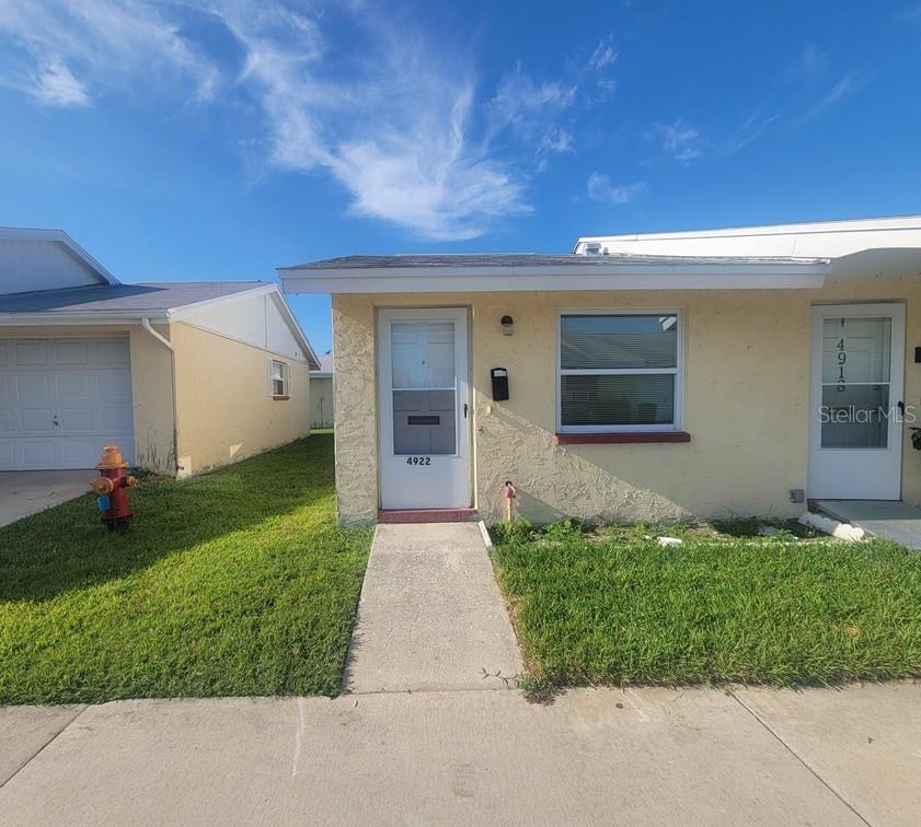 Adorable 1 Bed/1 Bath Villa in the 55+ New Port Colony Community
This end unit has been freshly painted. Brand NEW kitchen-with NEW cabinets, NEW countertops and NEW appliances! NEW carpet in the bedroom.
This community offers a community pool, shuffleboard court, car wash station and a laundry building with coin operated machines.
Unit is conveniently located to shopping, restaurants and public transportation.
Tenants can purchase a private beach membership.
* $50 Monthly water, sewer, trash and lawn care fee added to tenants ledger.
1 tenant has to be 55+, the second tenant can older younger. No one under 21.
HOA application and approval required.
No Dogs allowed- Only 1 cat