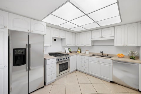 5108 Brittany Drive S 903, St Petersburg, FL 33715