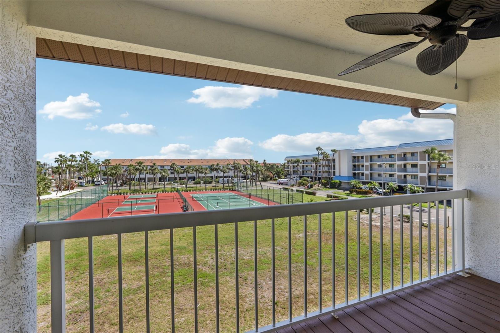 PALMS OF TIERRA - Residential