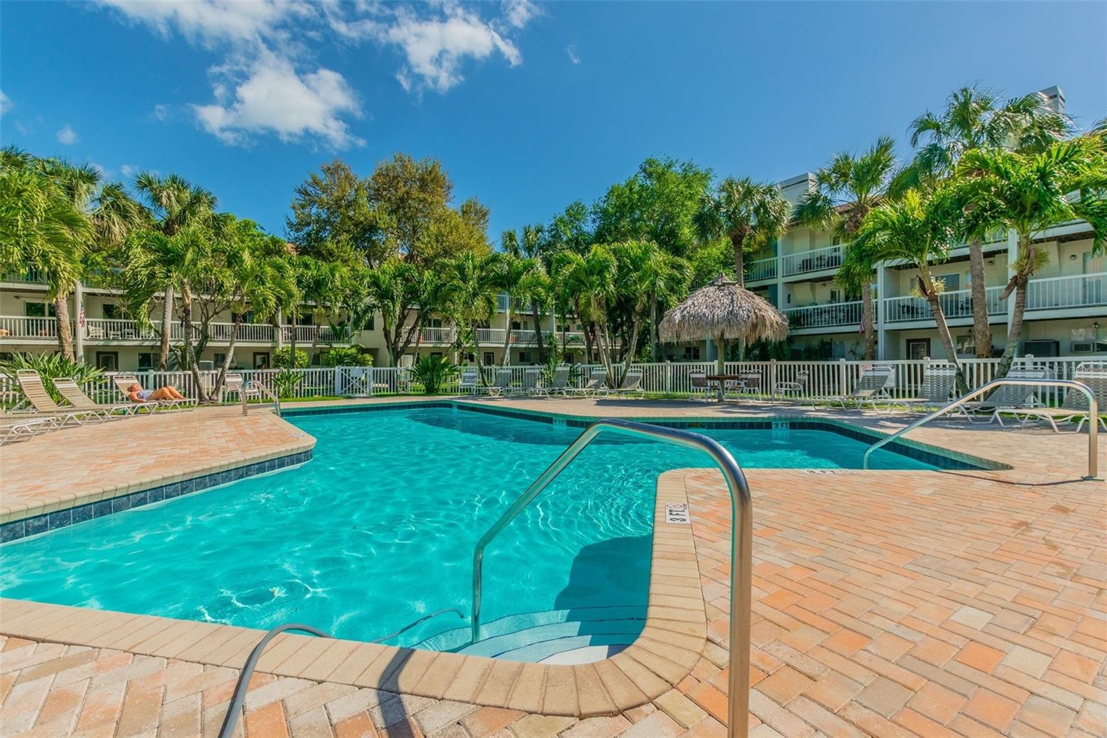 PALMS OF TIERRA - Residential