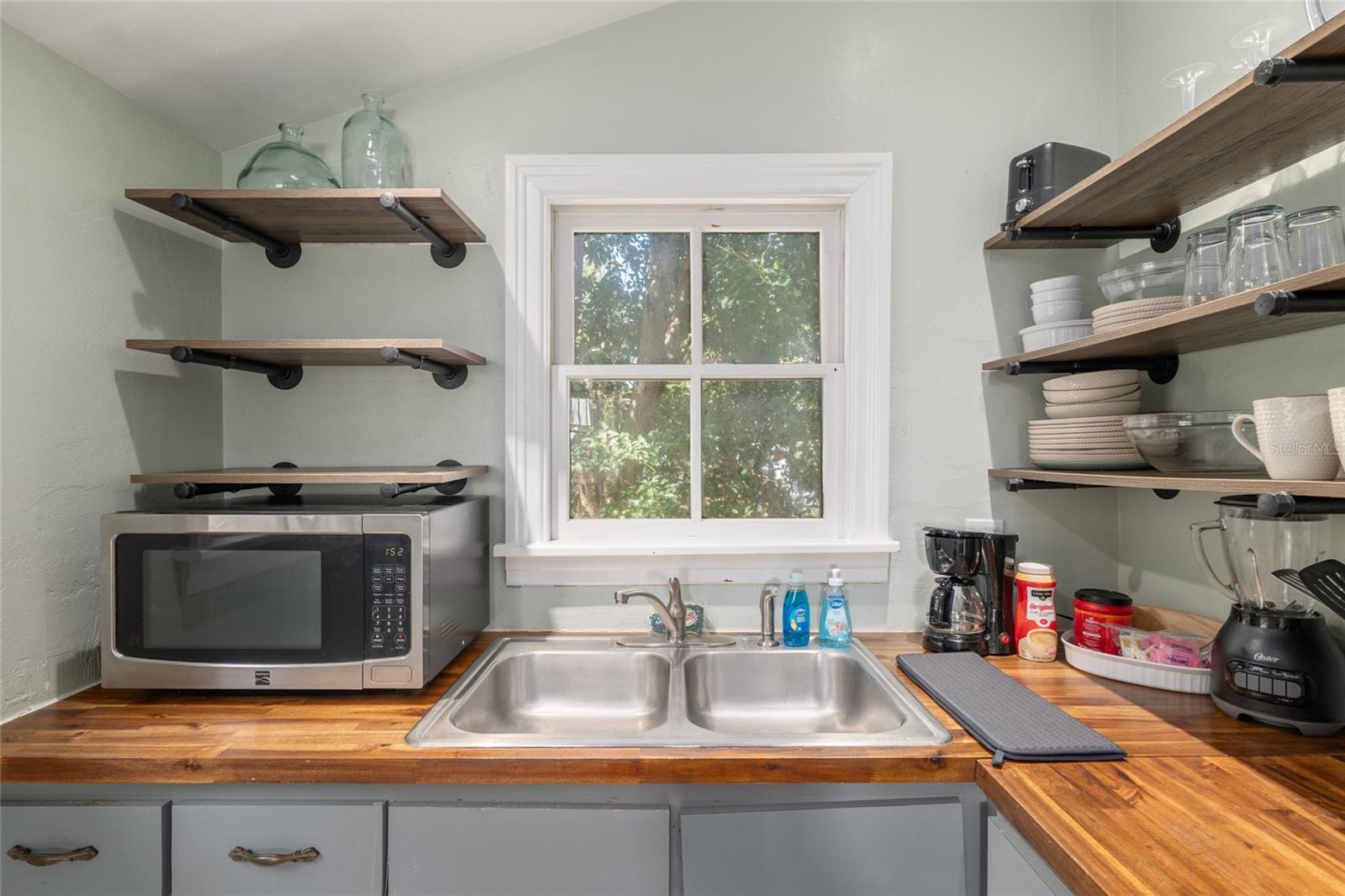 CARLISLE J A &CARLISLE ESTATE LANDS - Residential Income