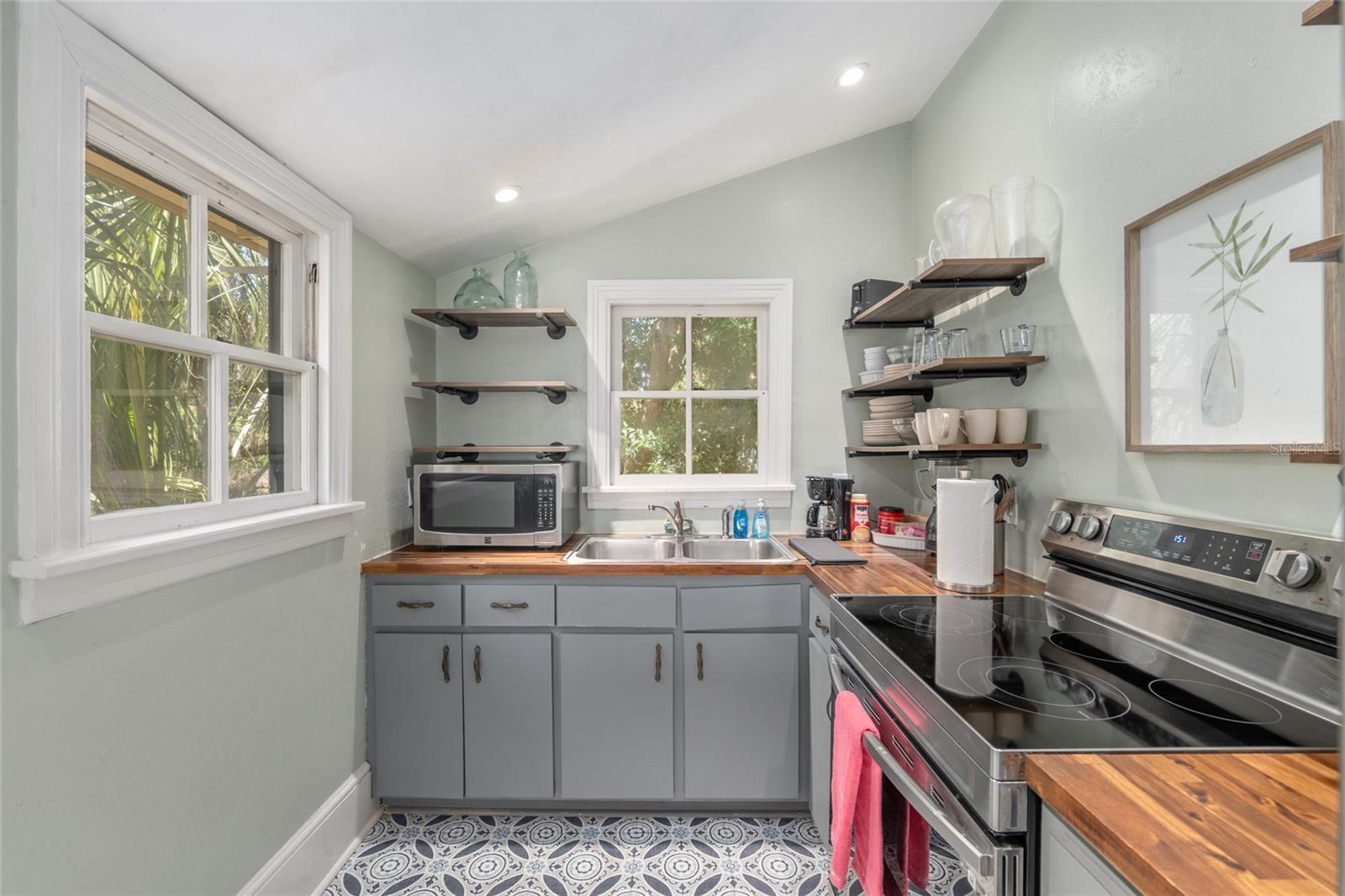 CARLISLE J A &CARLISLE ESTATE LANDS - Residential Income