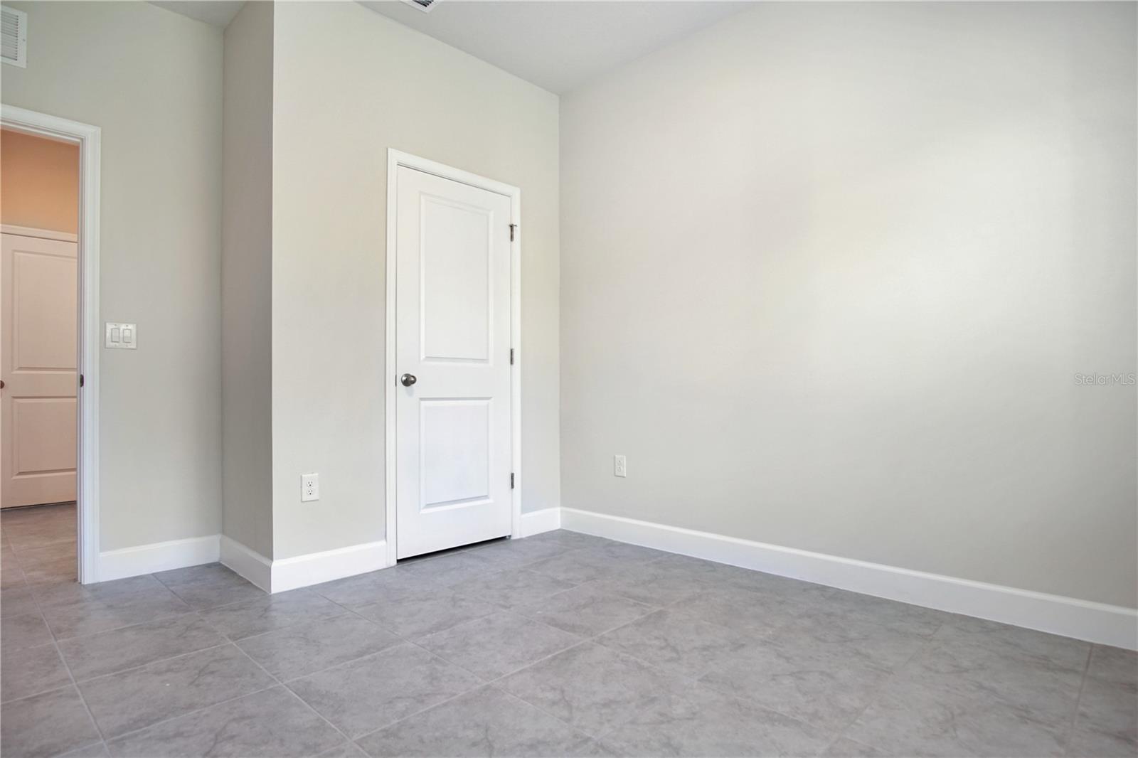 ASTONIA PH 2 & 3 - Residential Lease