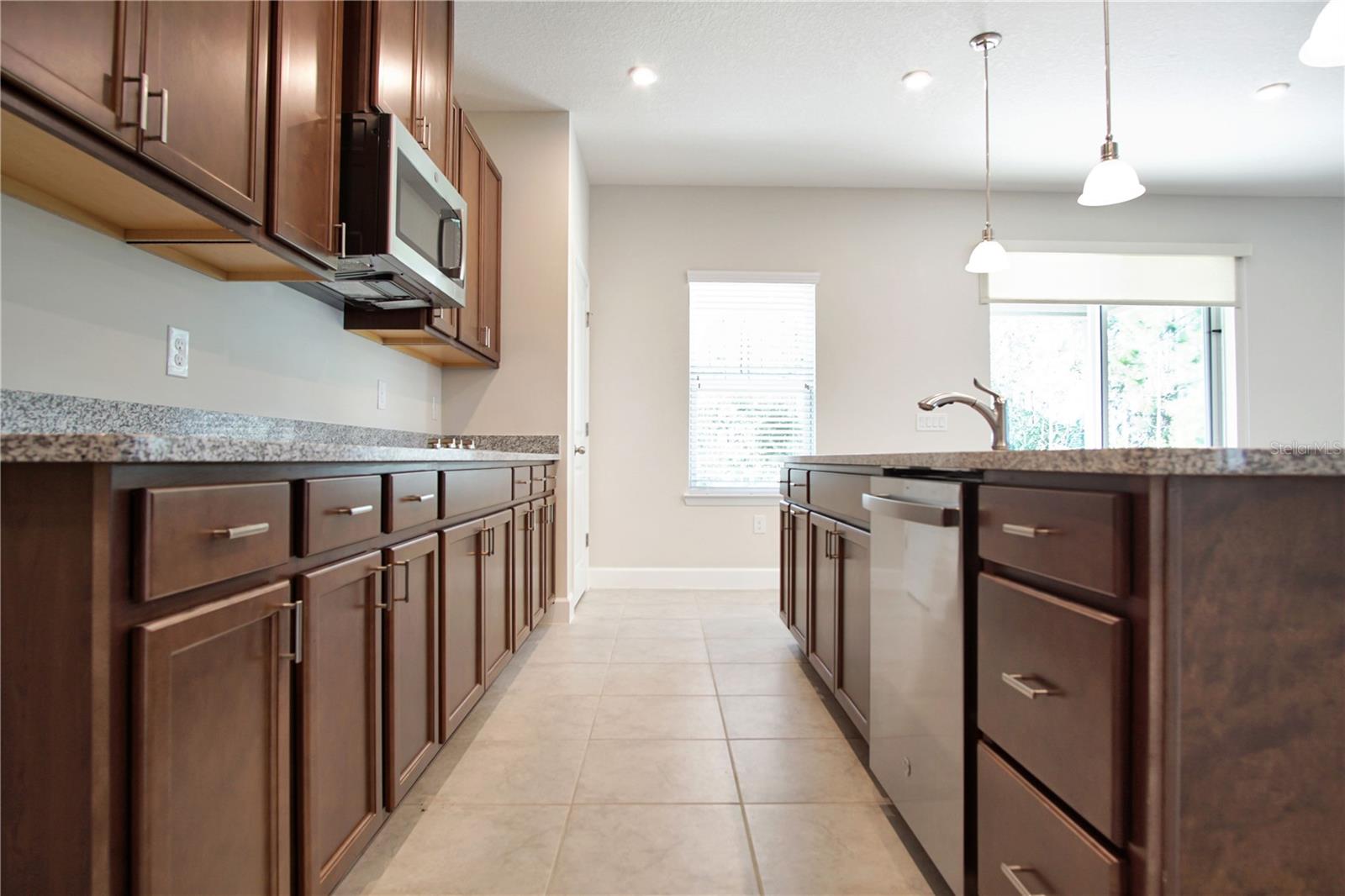 ASTONIA PH 2 & 3 - Residential Lease