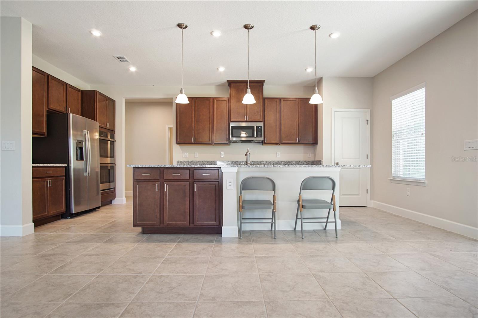 ASTONIA PH 2 & 3 - Residential Lease