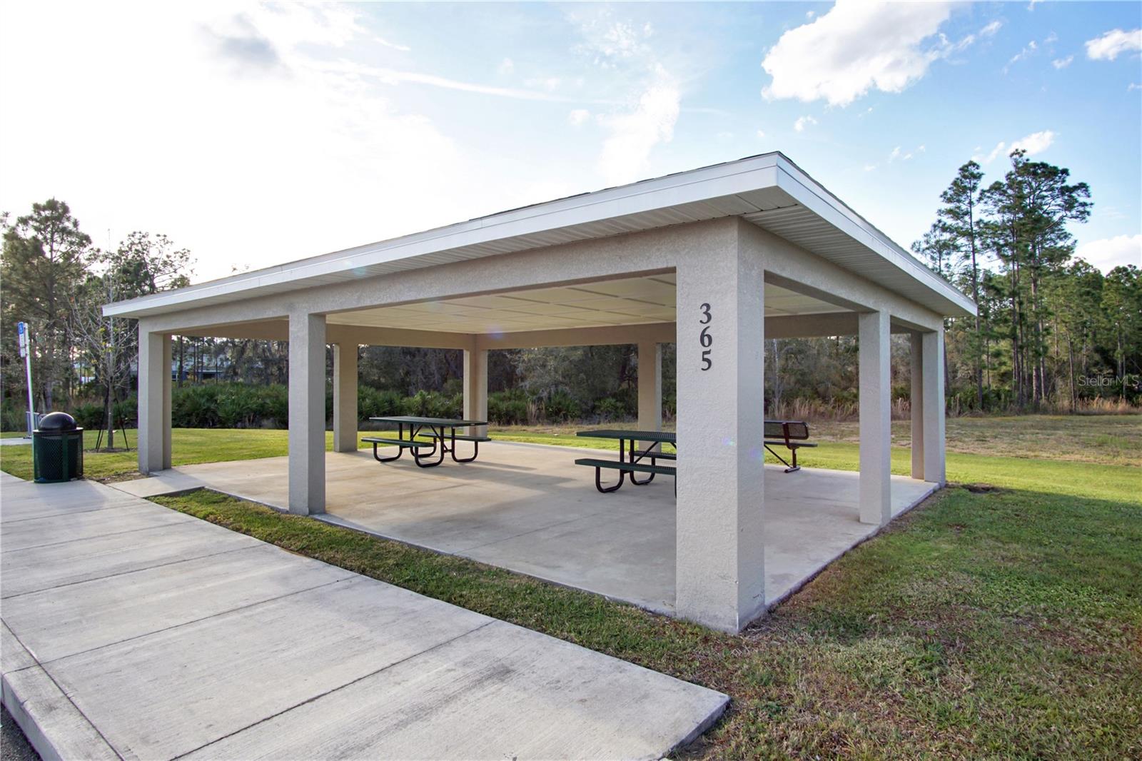 ASTONIA PH 2 & 3 - Residential Lease