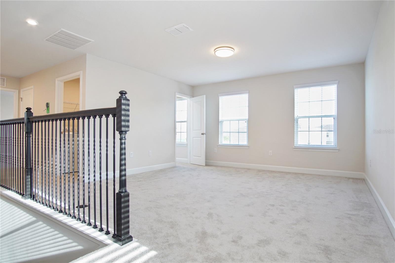 ASTONIA PH 2 & 3 - Residential Lease