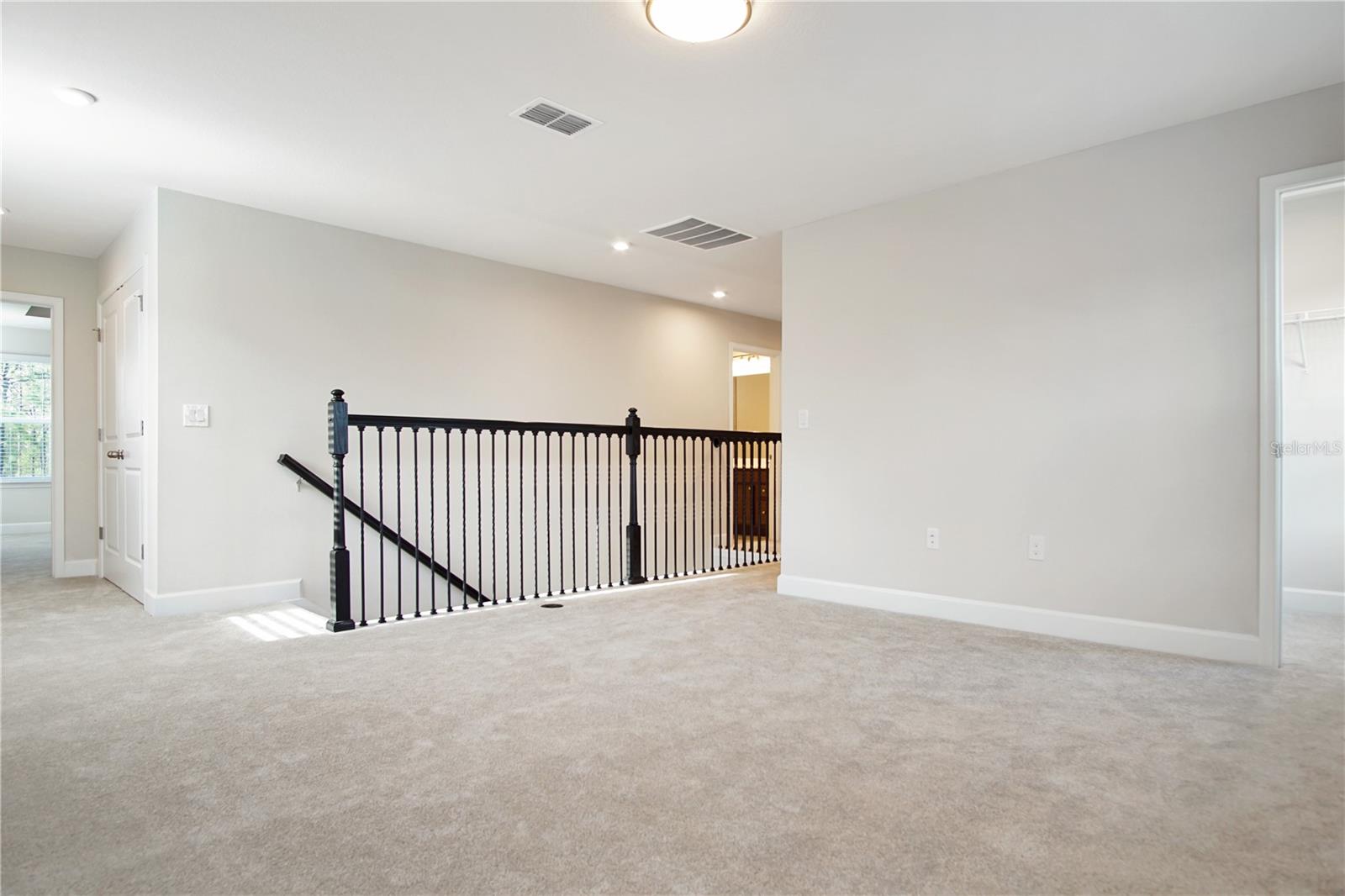 ASTONIA PH 2 & 3 - Residential Lease