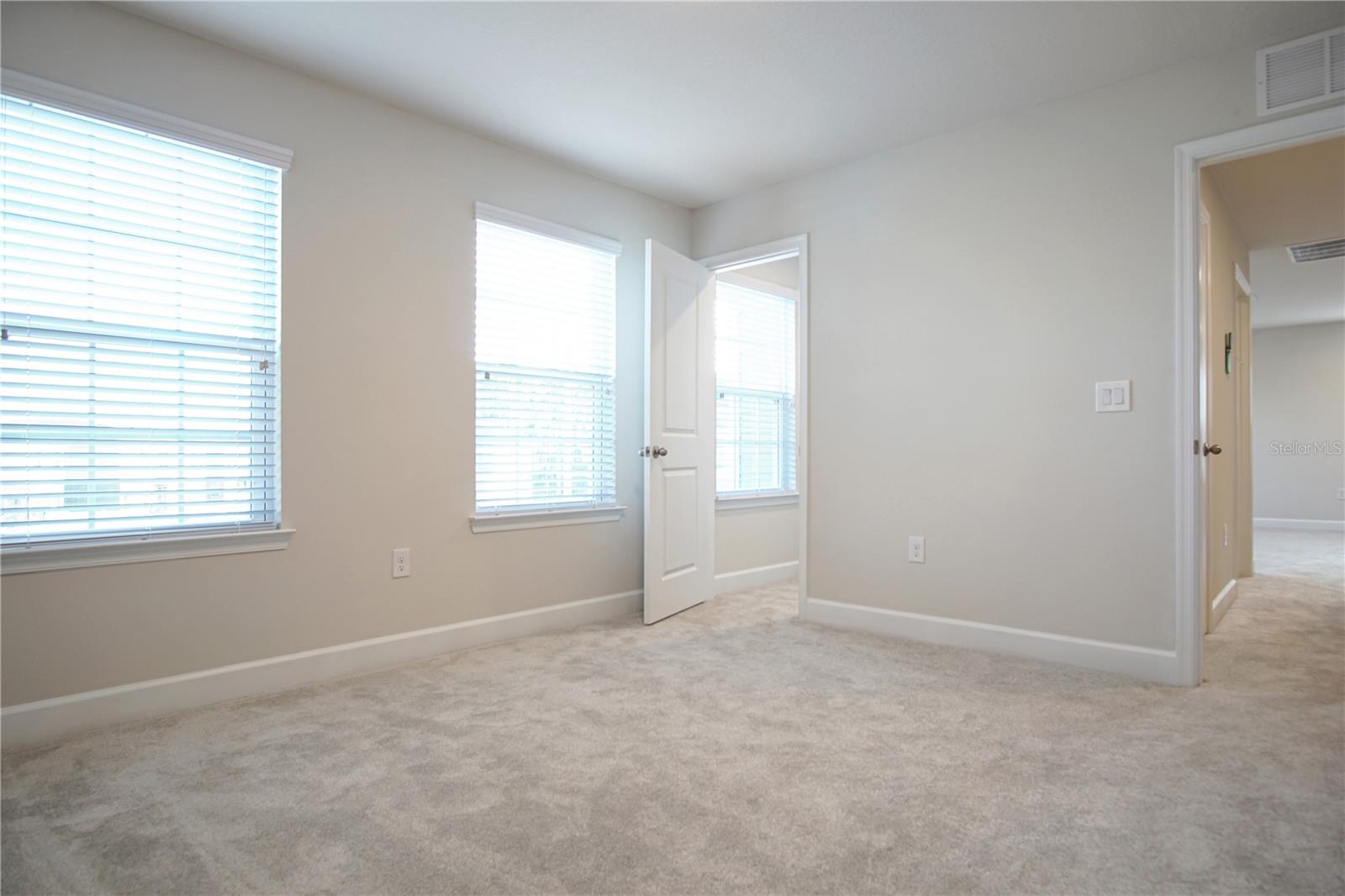 ASTONIA PH 2 & 3 - Residential Lease