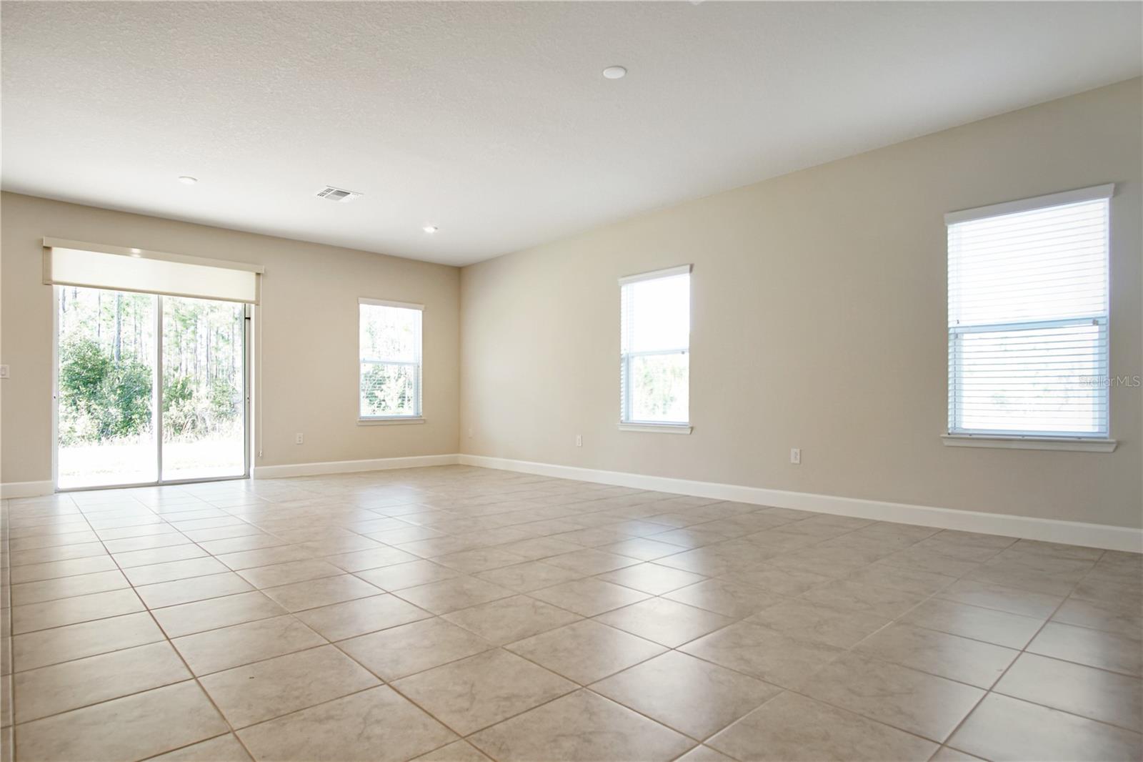 ASTONIA PH 2 & 3 - Residential Lease