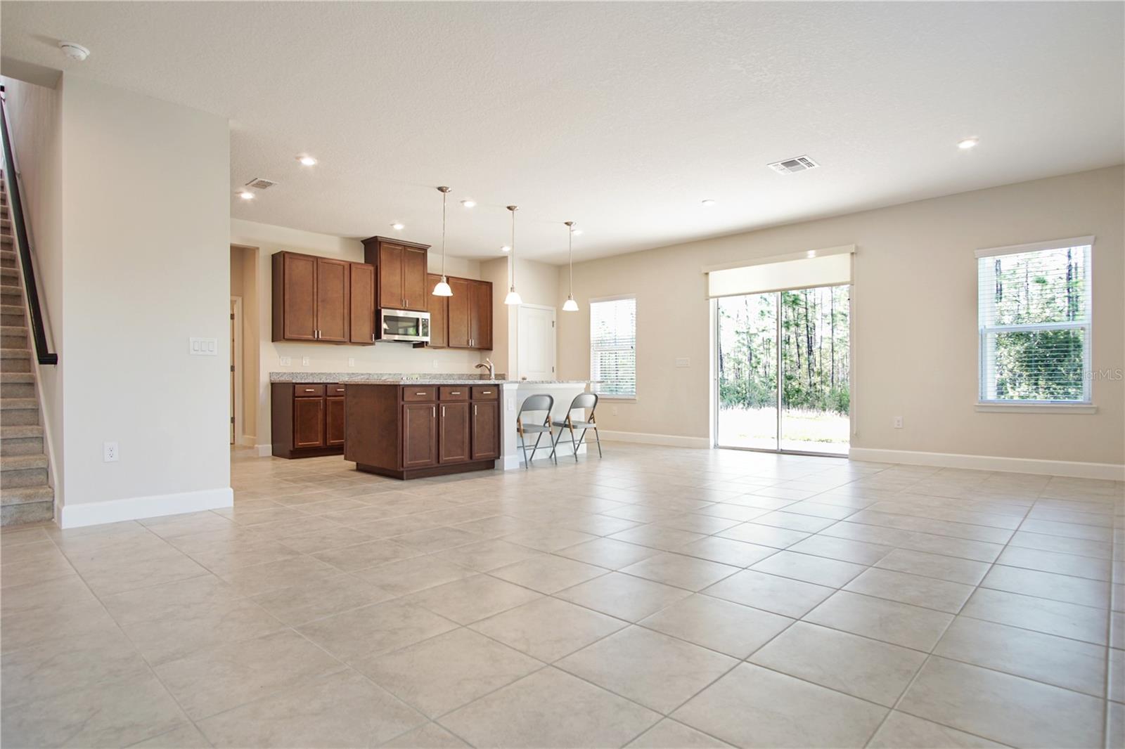 ASTONIA PH 2 & 3 - Residential Lease