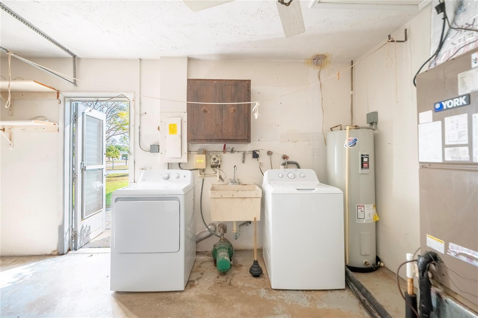 OAKHURST GROVES 2ND ADD - Residential