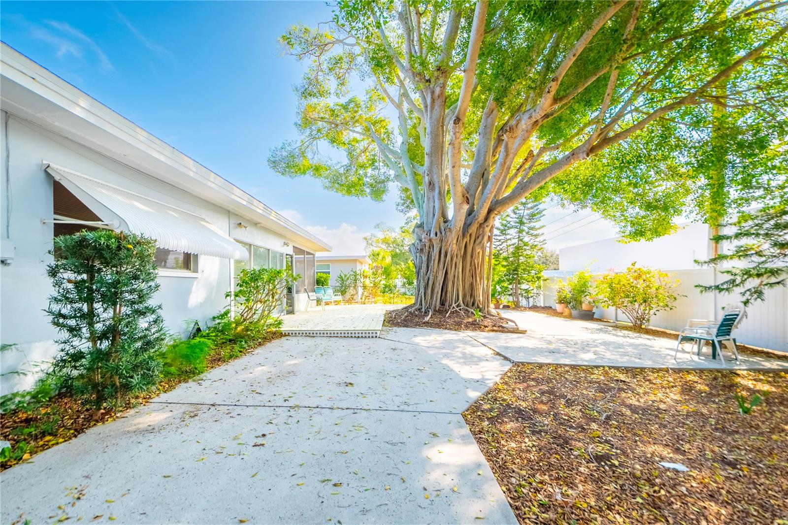 OAKHURST GROVES 2ND ADD - Residential