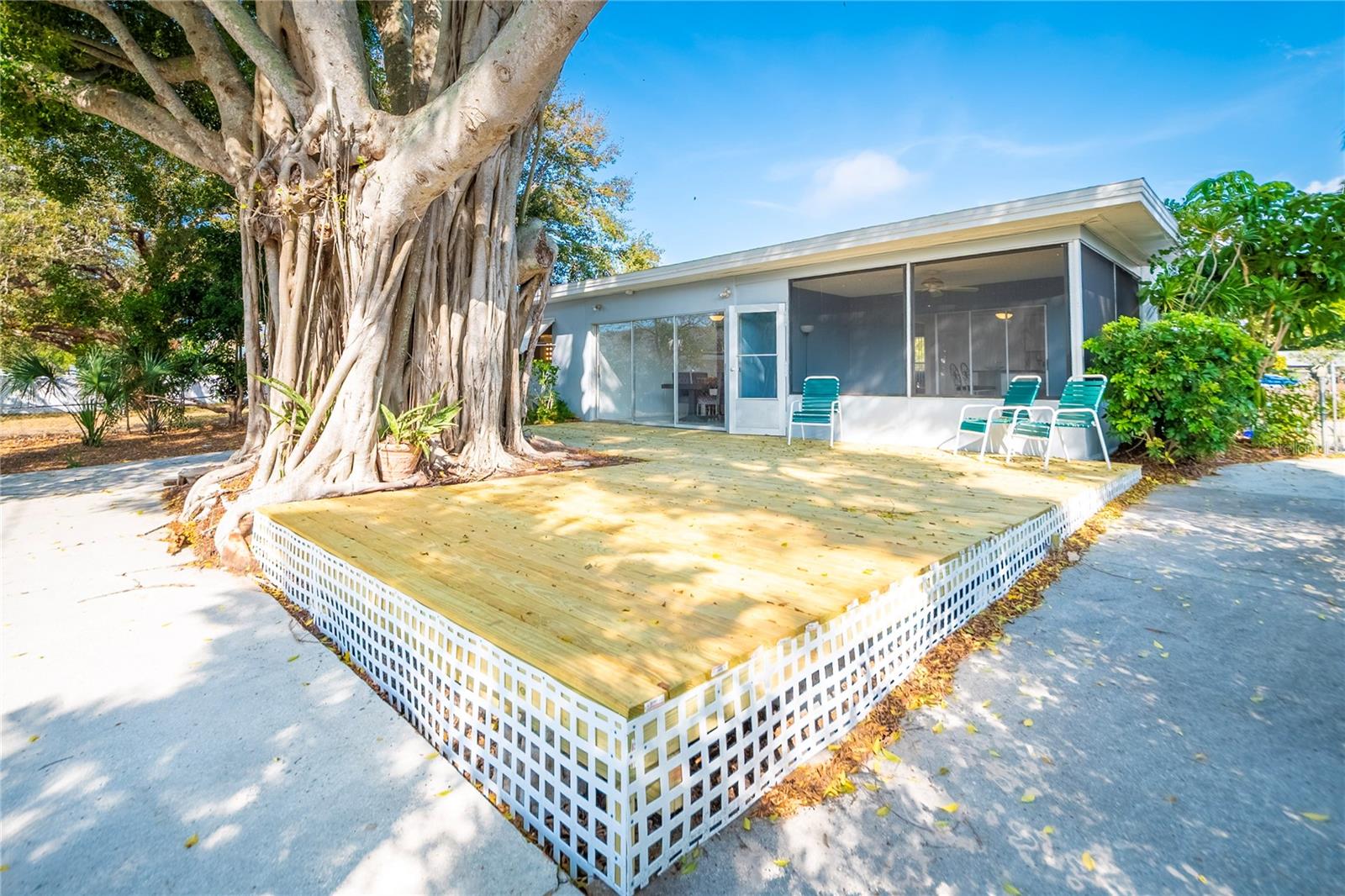 OAKHURST GROVES 2ND ADD - Residential